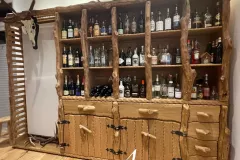 Regall-Massivholz-Schrank